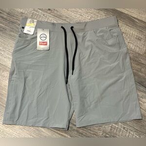 Wrangler Performance Comfort Gray Shorts. Size 42.